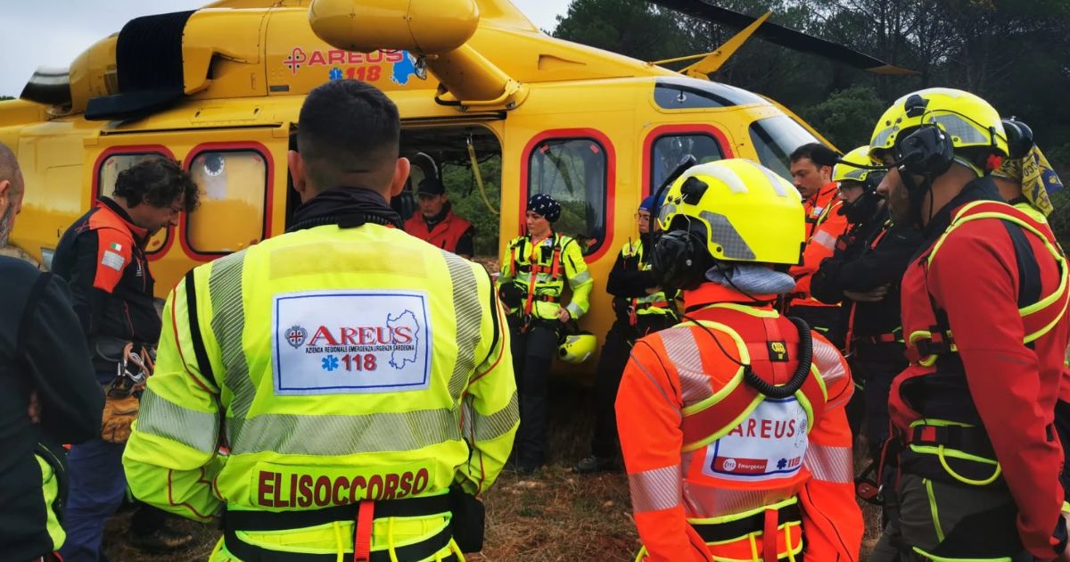 Équipe d'elisoccorso AREUS lors d'une intervention en Sardaigne