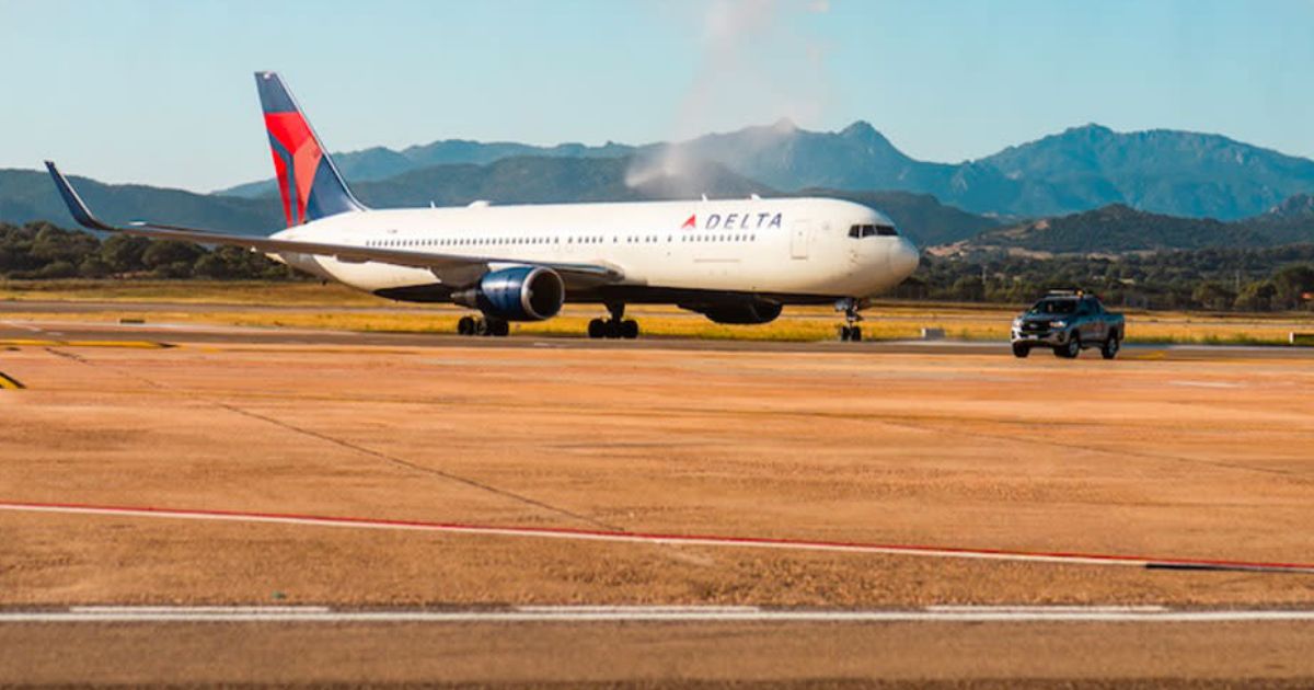 avion delta airline en sardaigne
